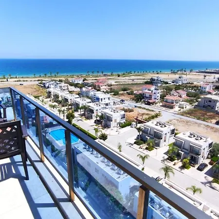 Royal Life Poseidon B Long Iskele 138 דירה